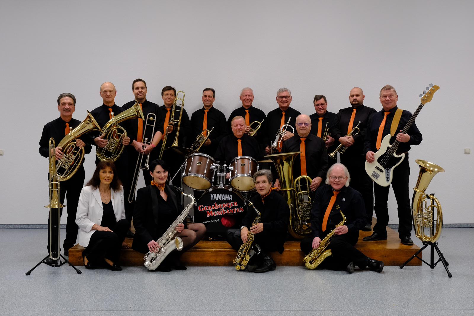 Gruppenfoto der Geraberger Musikanten